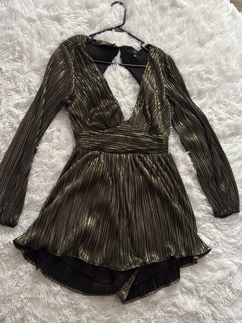 Lulu's Metallic Gold Pleated Long-Sleeve Romper